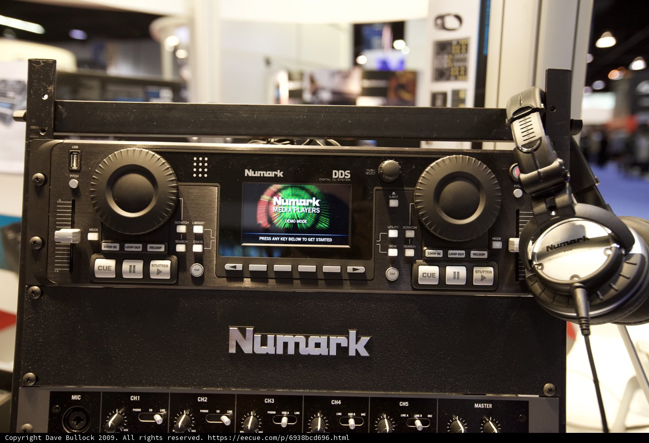 Reviewing Numark NT-D1 at 2009 NAMM