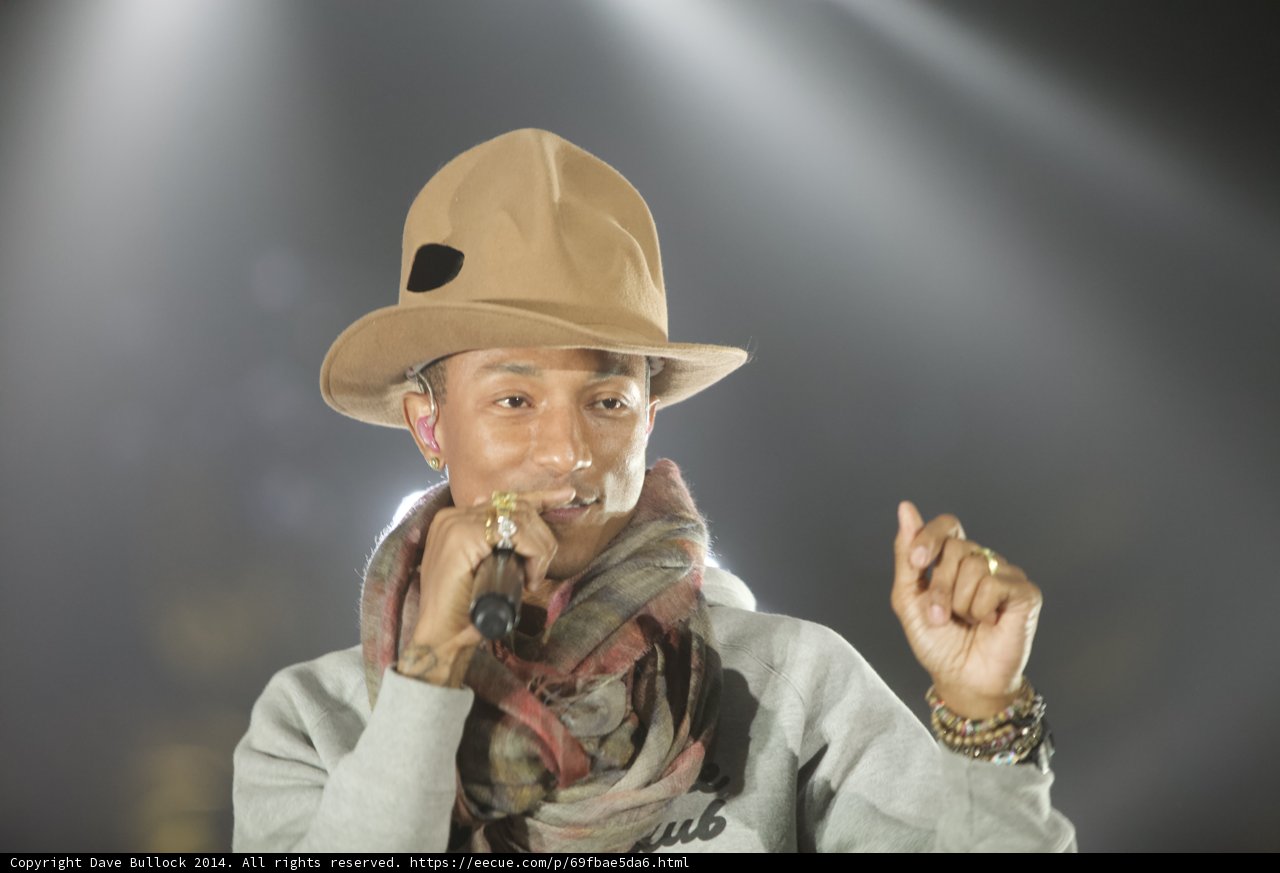 Pharrell Williams Rocks a Sun Hat at the Grammys