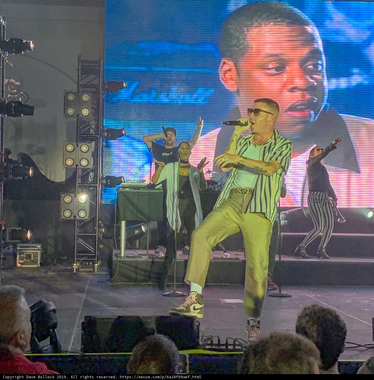 Jay-Z Wows the Crowd at San Fran Concert