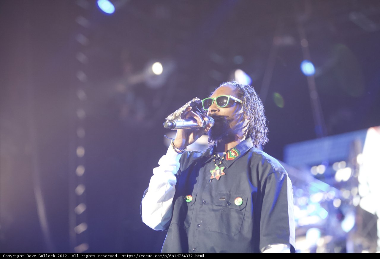 Snoop Dogg Rocks Coachella 2014