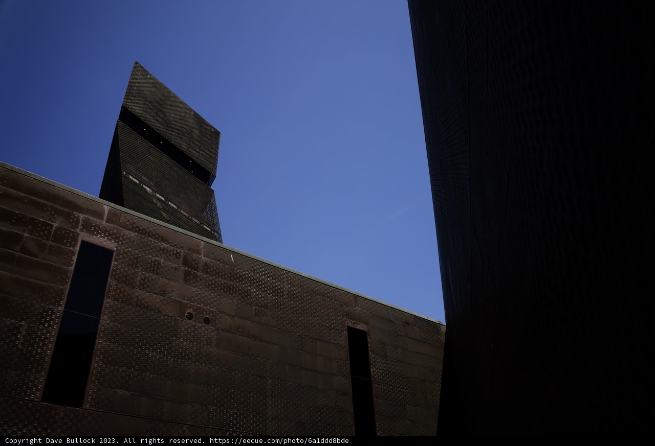 The Towering Icon: de Young Museum