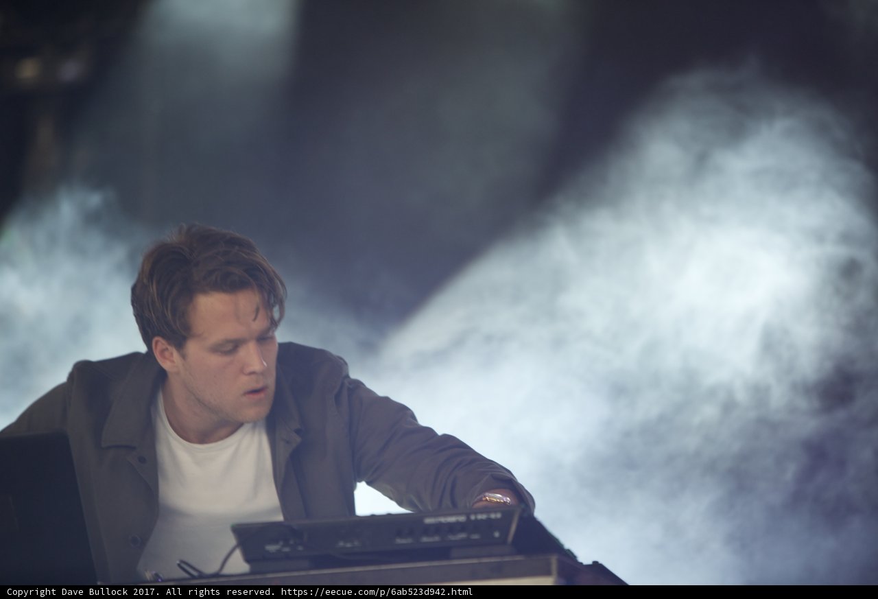 Keyboard Soloist Rocks Out at Coachella