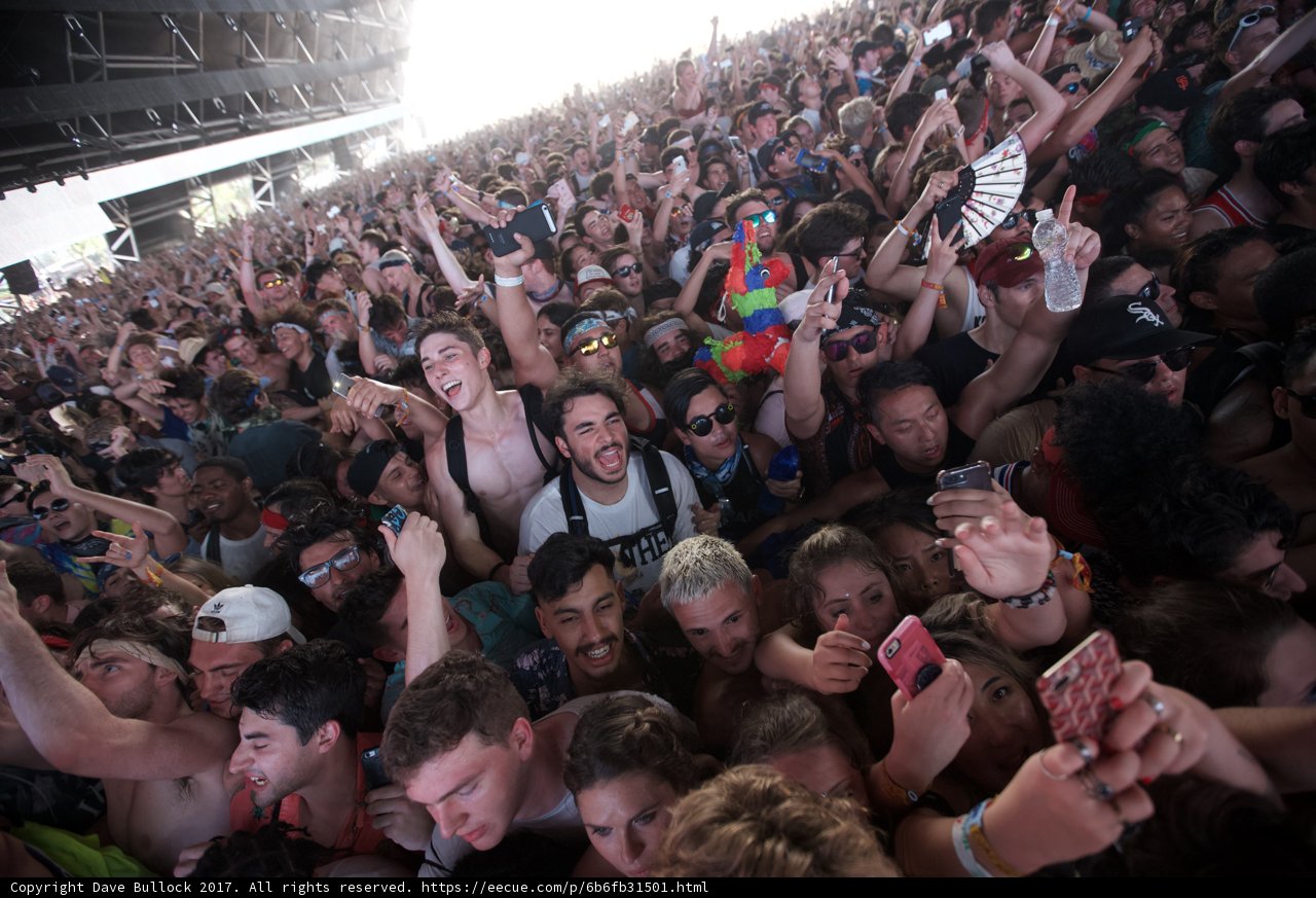 Crowd Goes Wild for Robin Schulz Performance at Coachella 2017