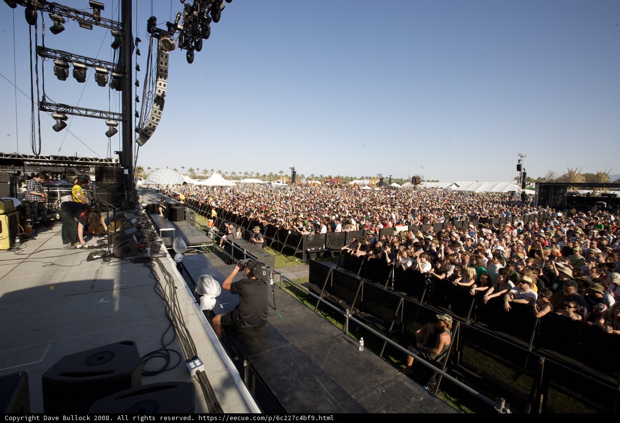 Coachella 2008: The Roaring Crowd