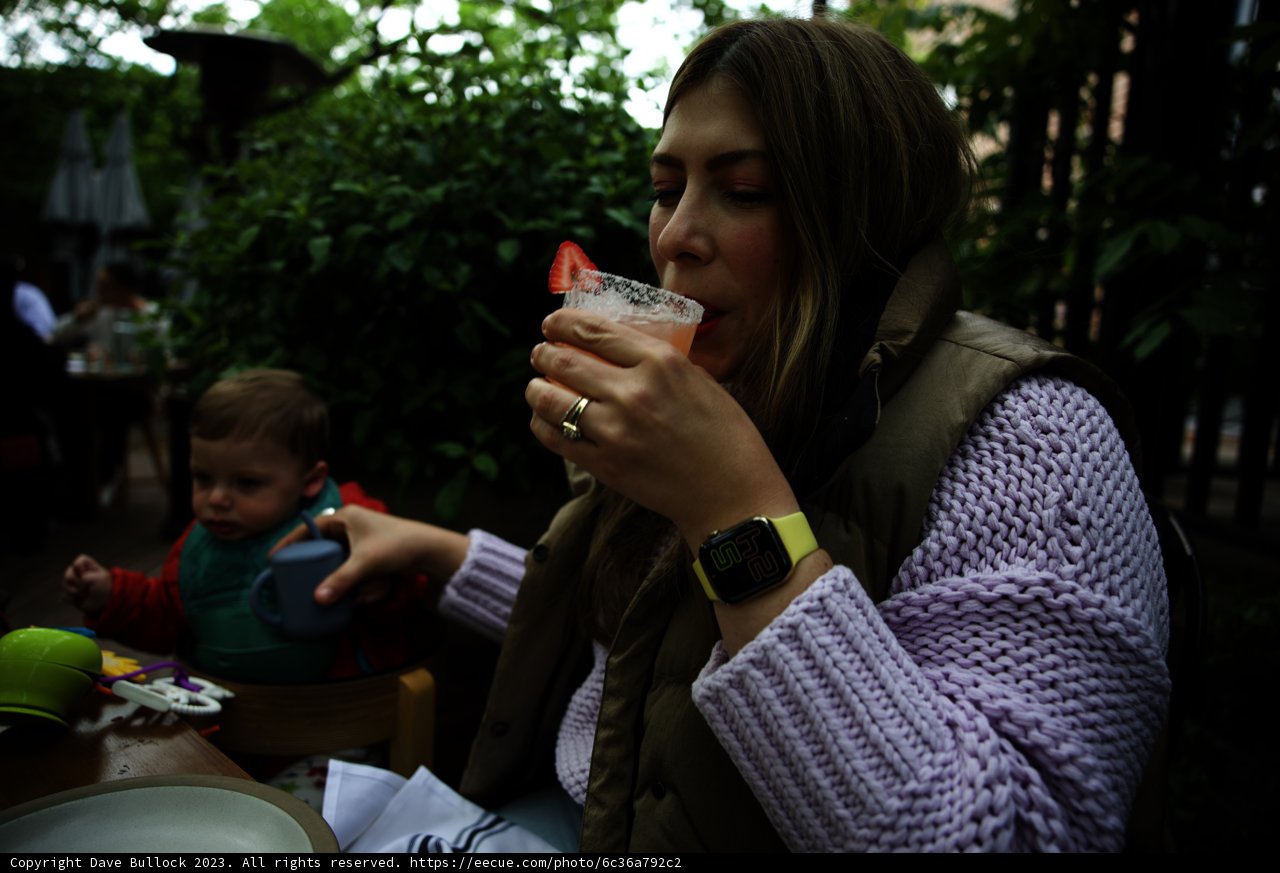 Refreshing Juice Moment