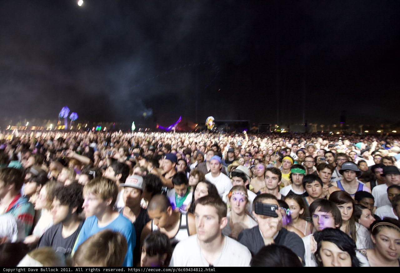 The Rhythm of the Crowd