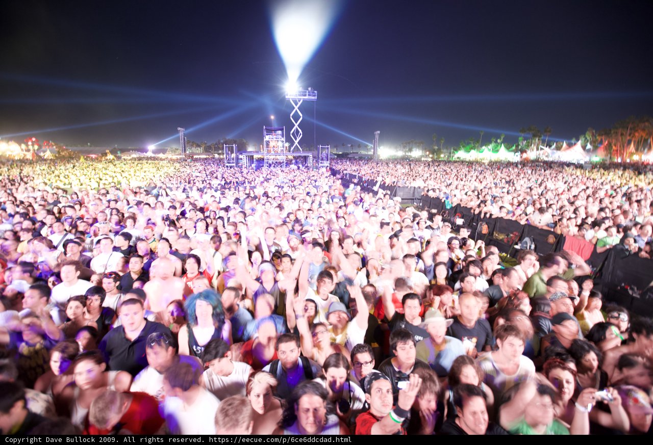 Rocking Out Under the Night Sky at Coachella 2009