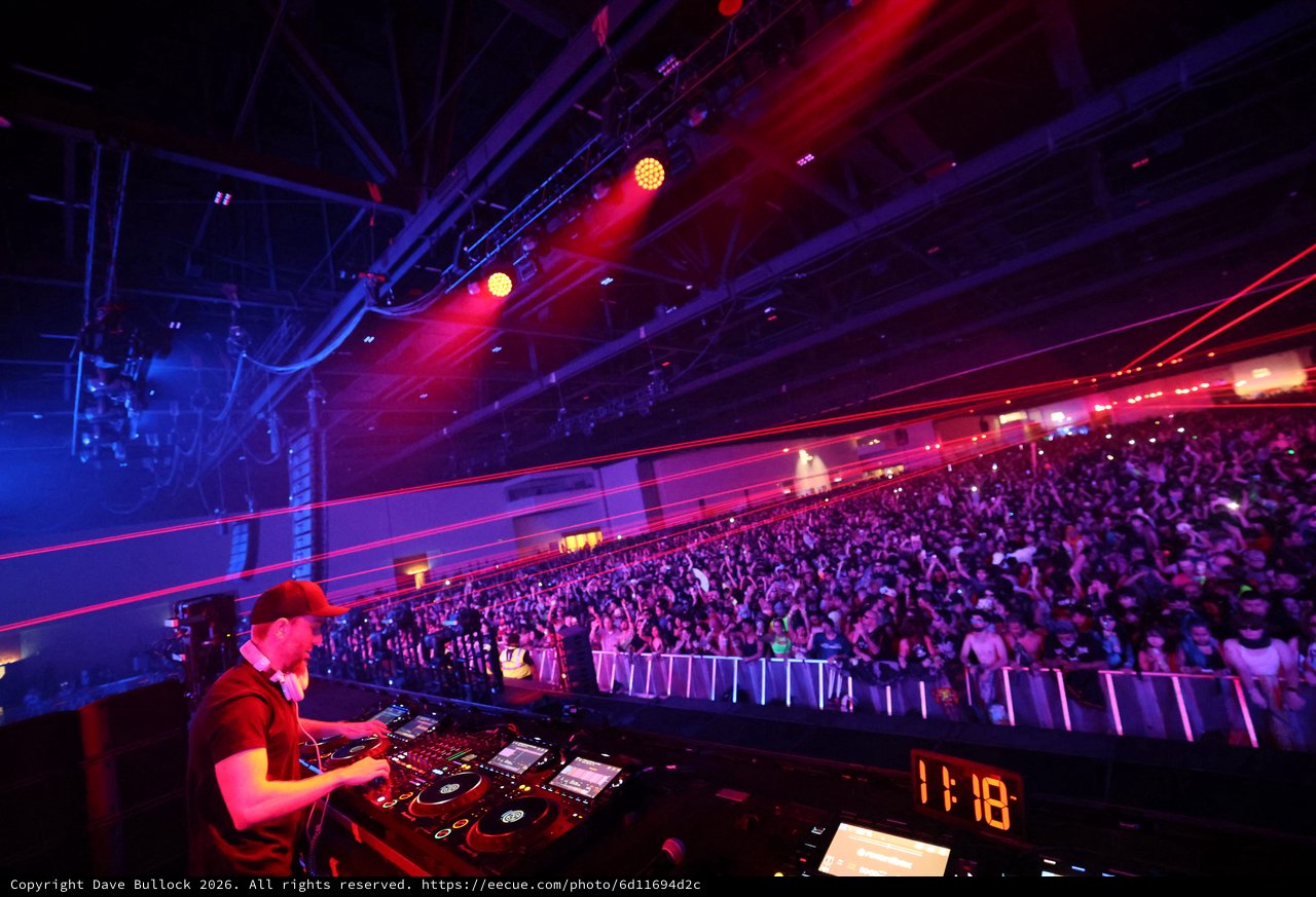 DJ Ignites Massive Crowd at Wobbleland 2026