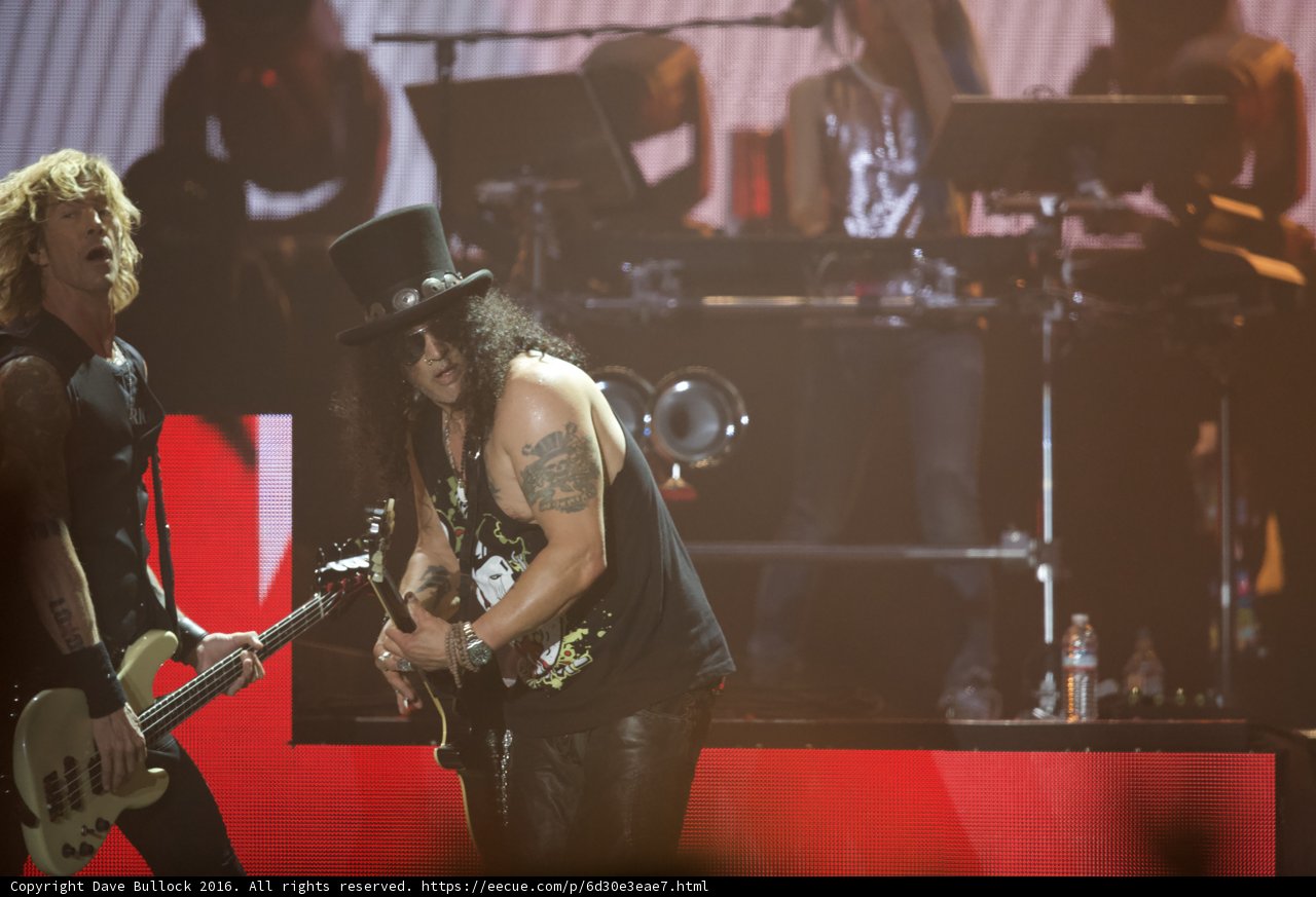 Slash and the Band Rock the MTV Music Awards
