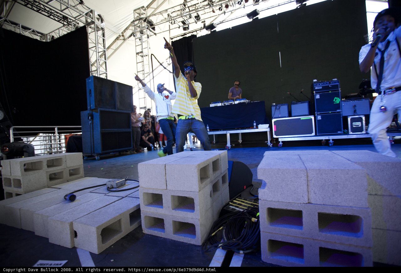 Stage Performance with Blocks and Cord