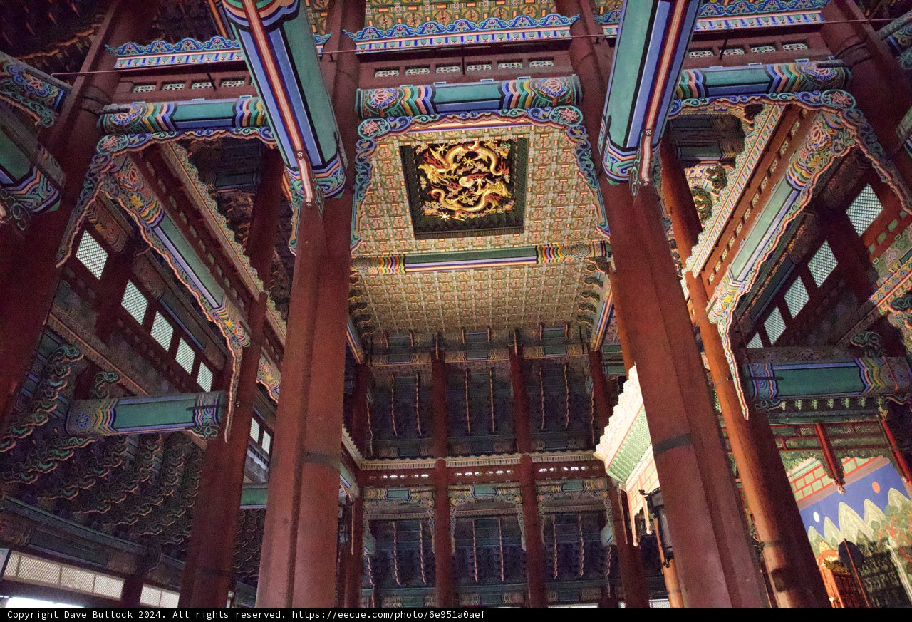 Splendor of Korean Architecture: A Walkthrough of Ornate Pillars