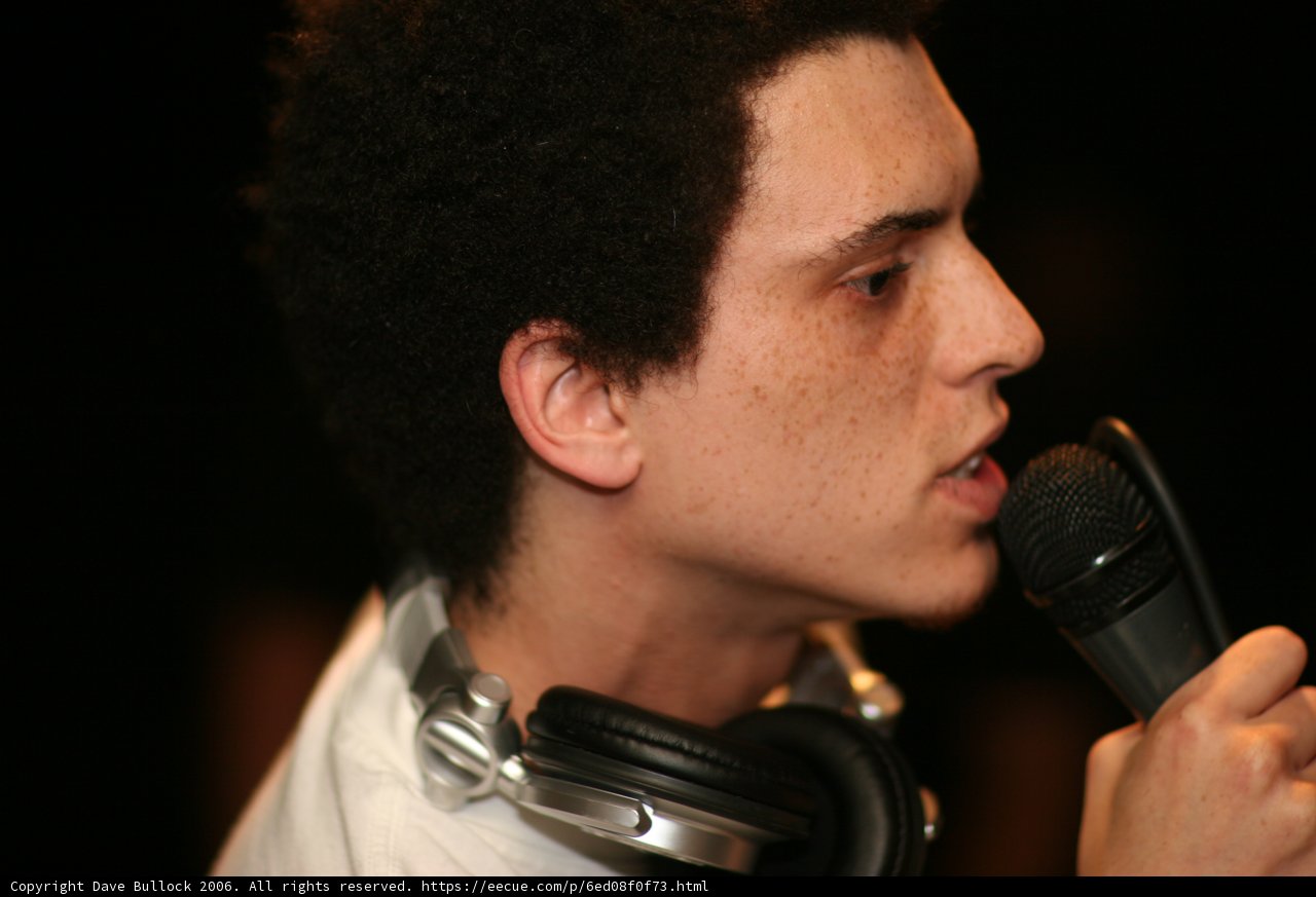 The Entertainer with the Mic