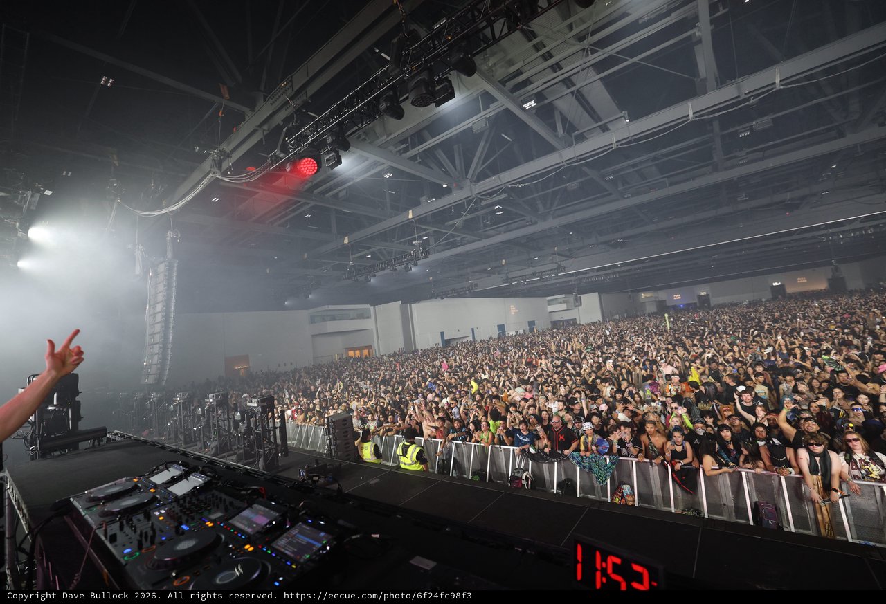 Massive Crowd Electrified at Wobbleland 2026 Festival