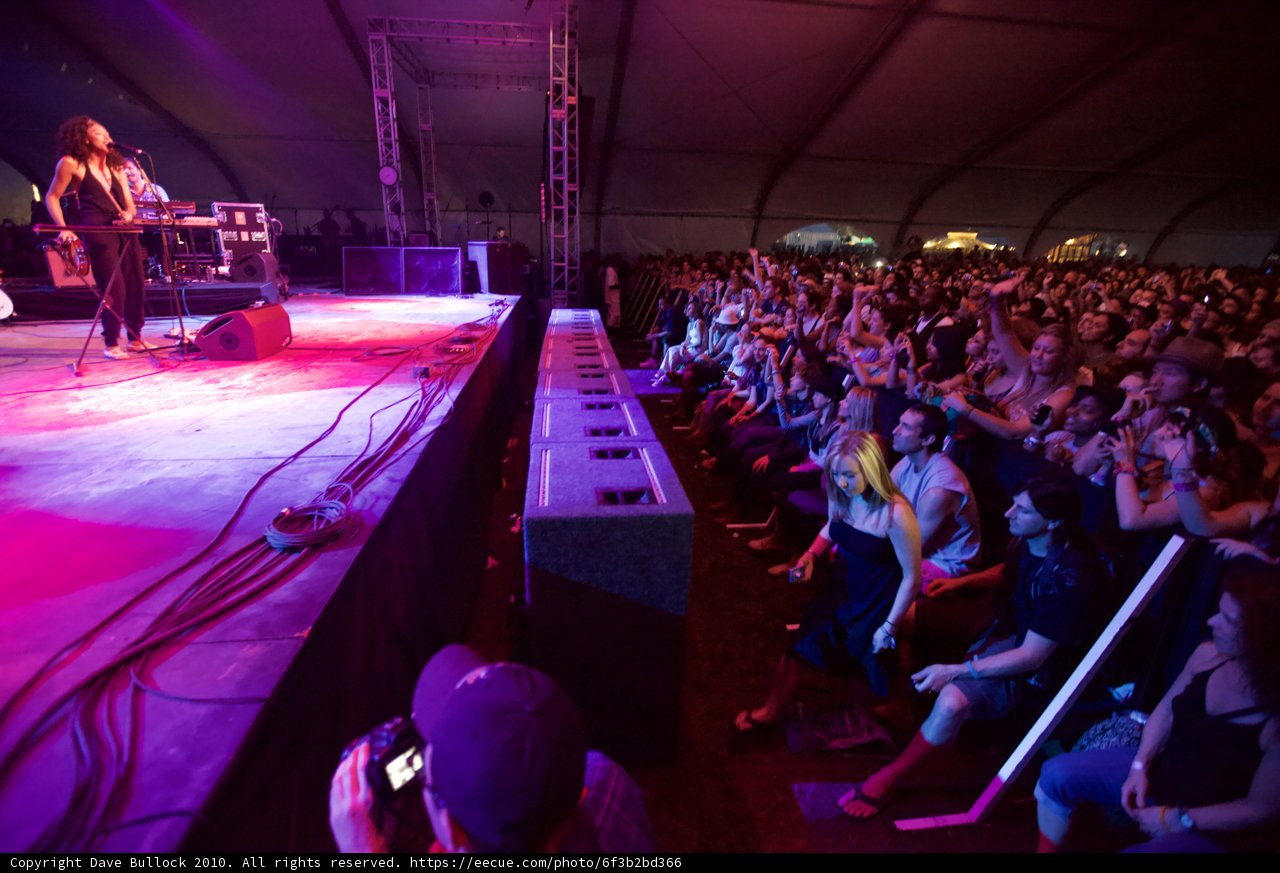 Coachella Crowd Enjoys Electric Performance