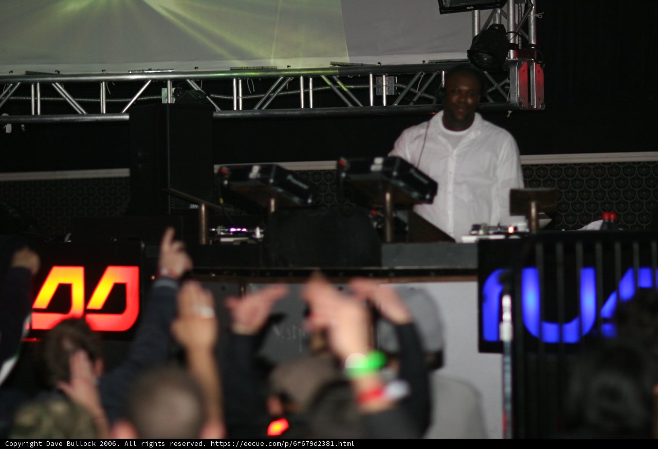 Entertainer Amps Up Crowd