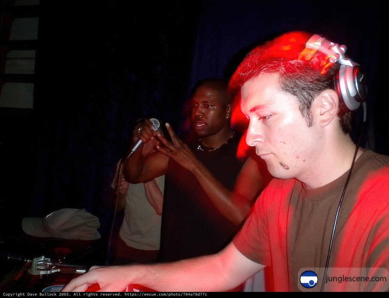 DJ Grooves