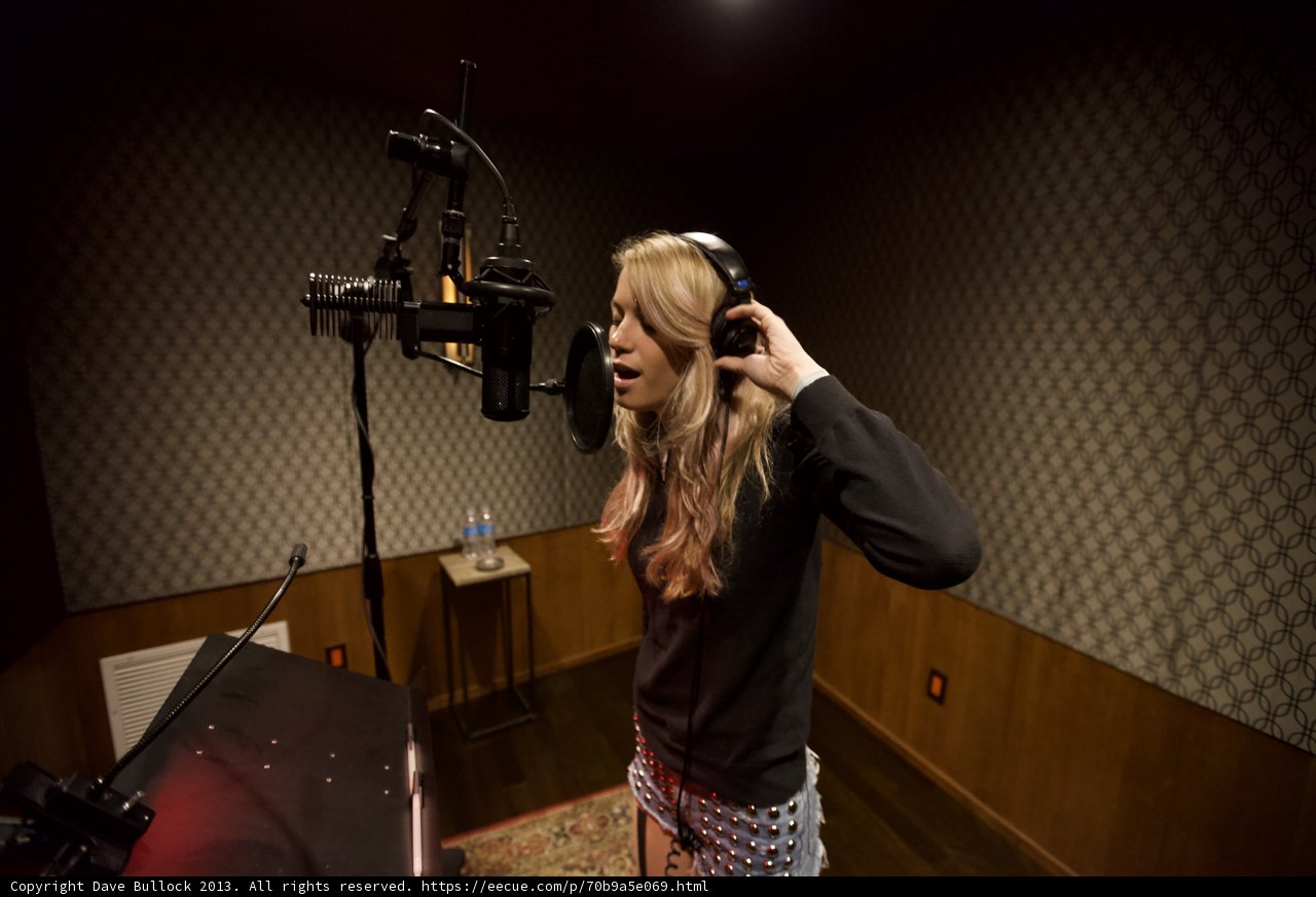 Studio Session with Anabel Englund