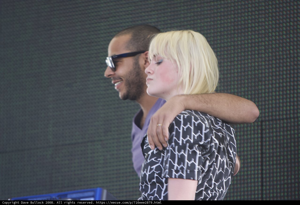 Festival Hugs