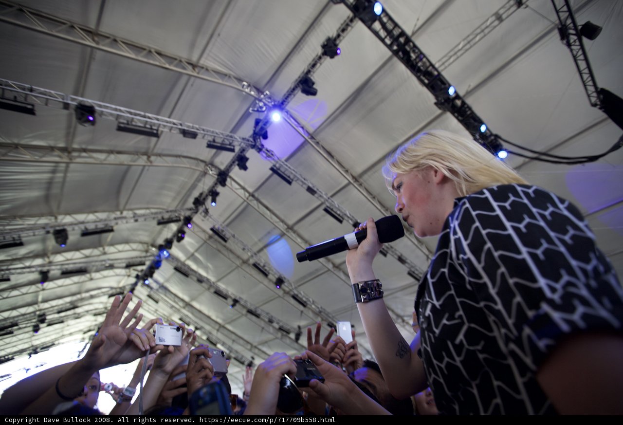 Enraptured Solo Performance at Coachella 2008
