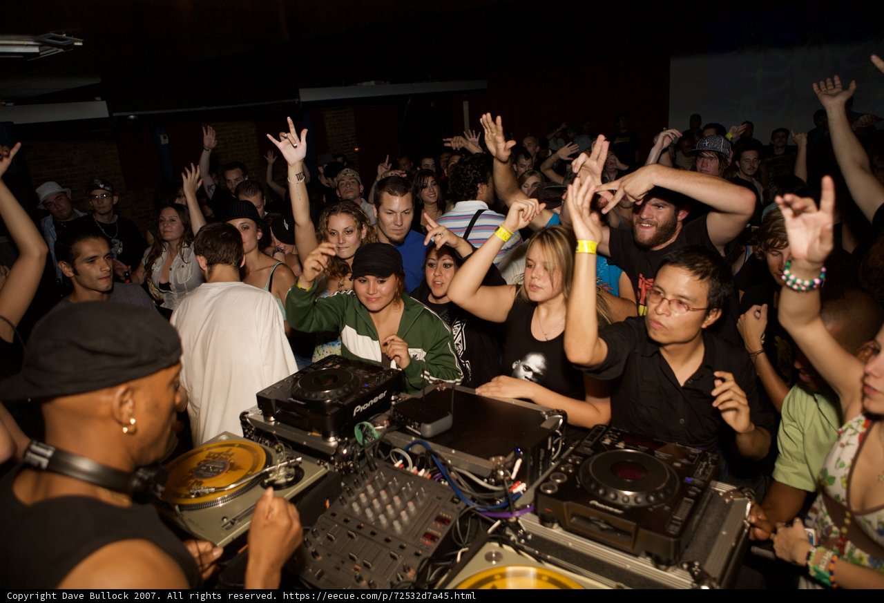 Party with the Deejay