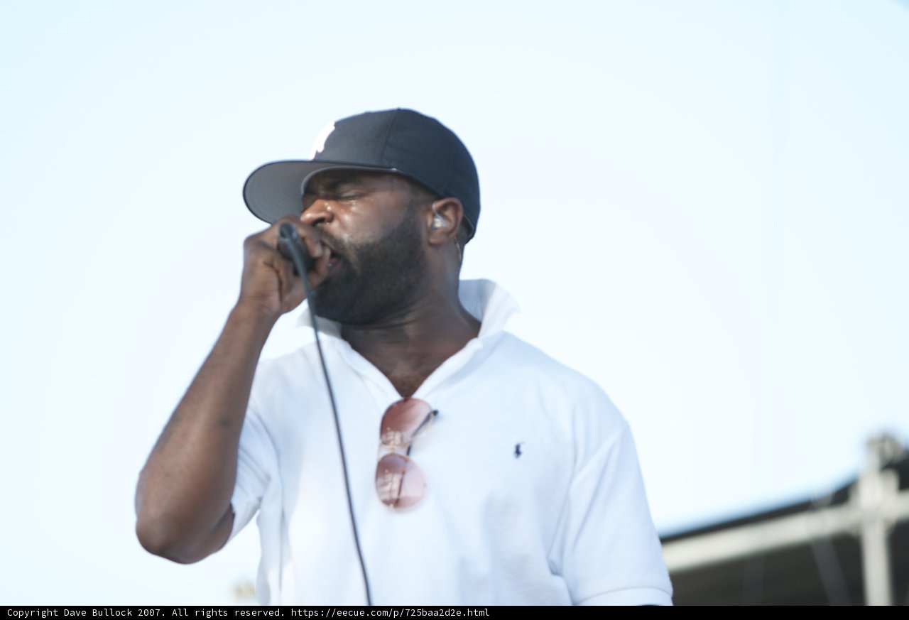 Black Thought delivers an electrifying solo performance