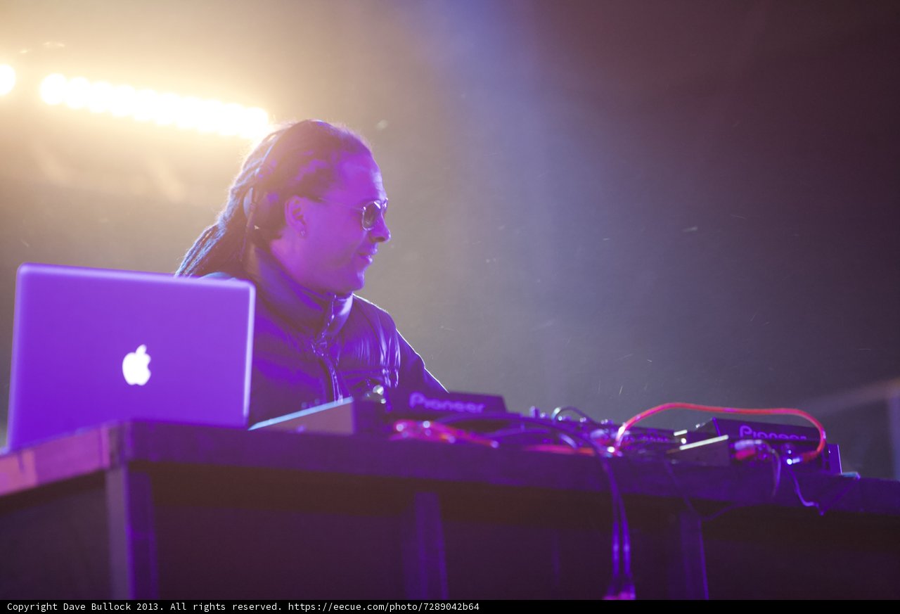 Laptop-Wielding Entertainer Takes Over Coachella Stage