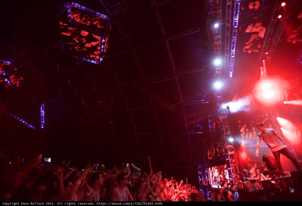 Red Lights Rock the Night Away