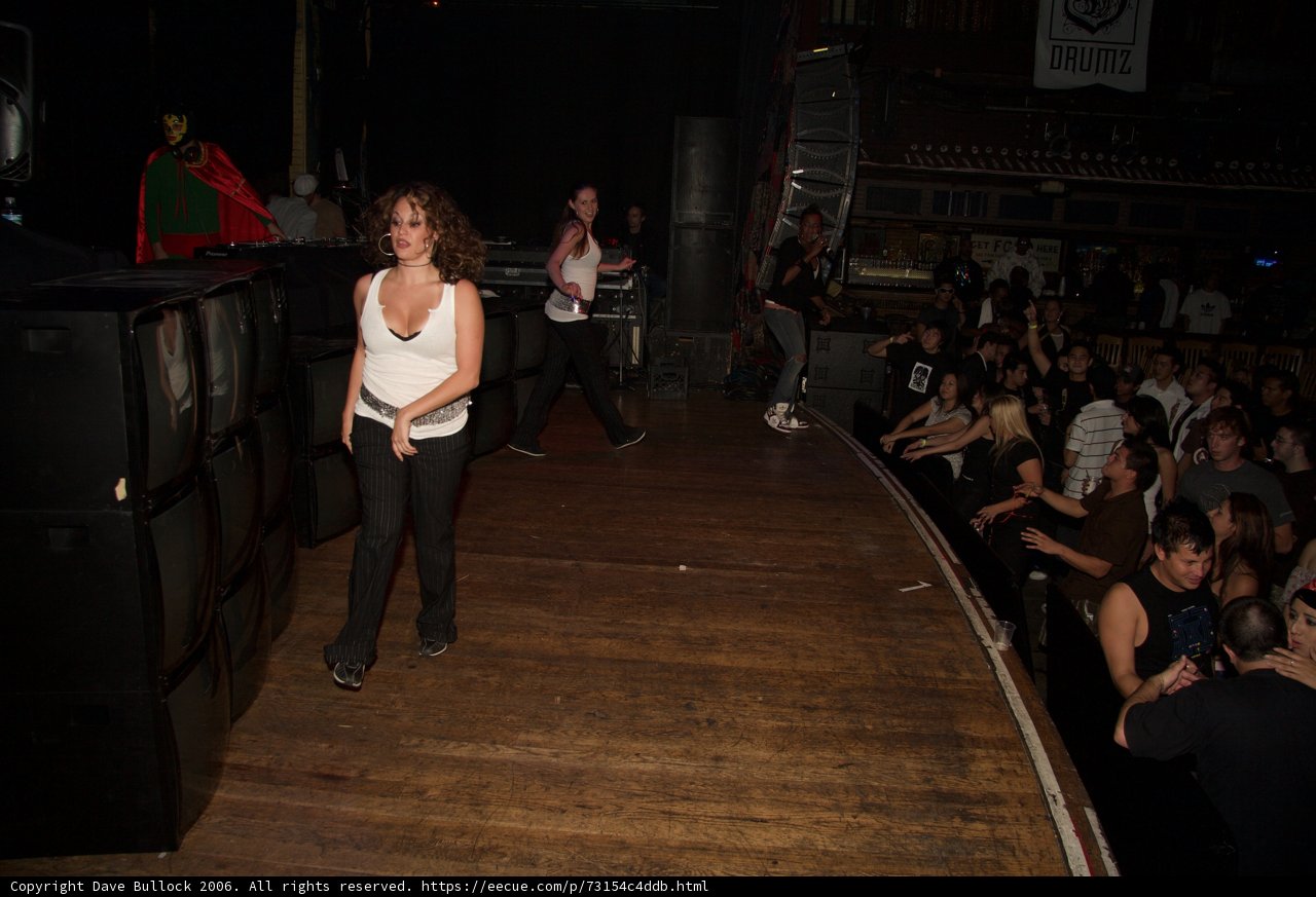 Captivating the Crowd