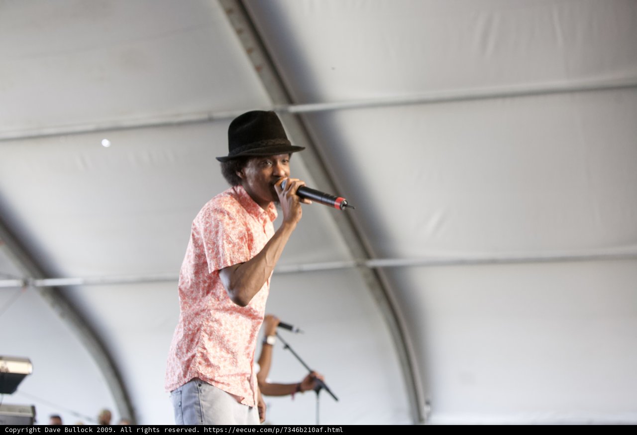 K'naan's Soulful Solo Act