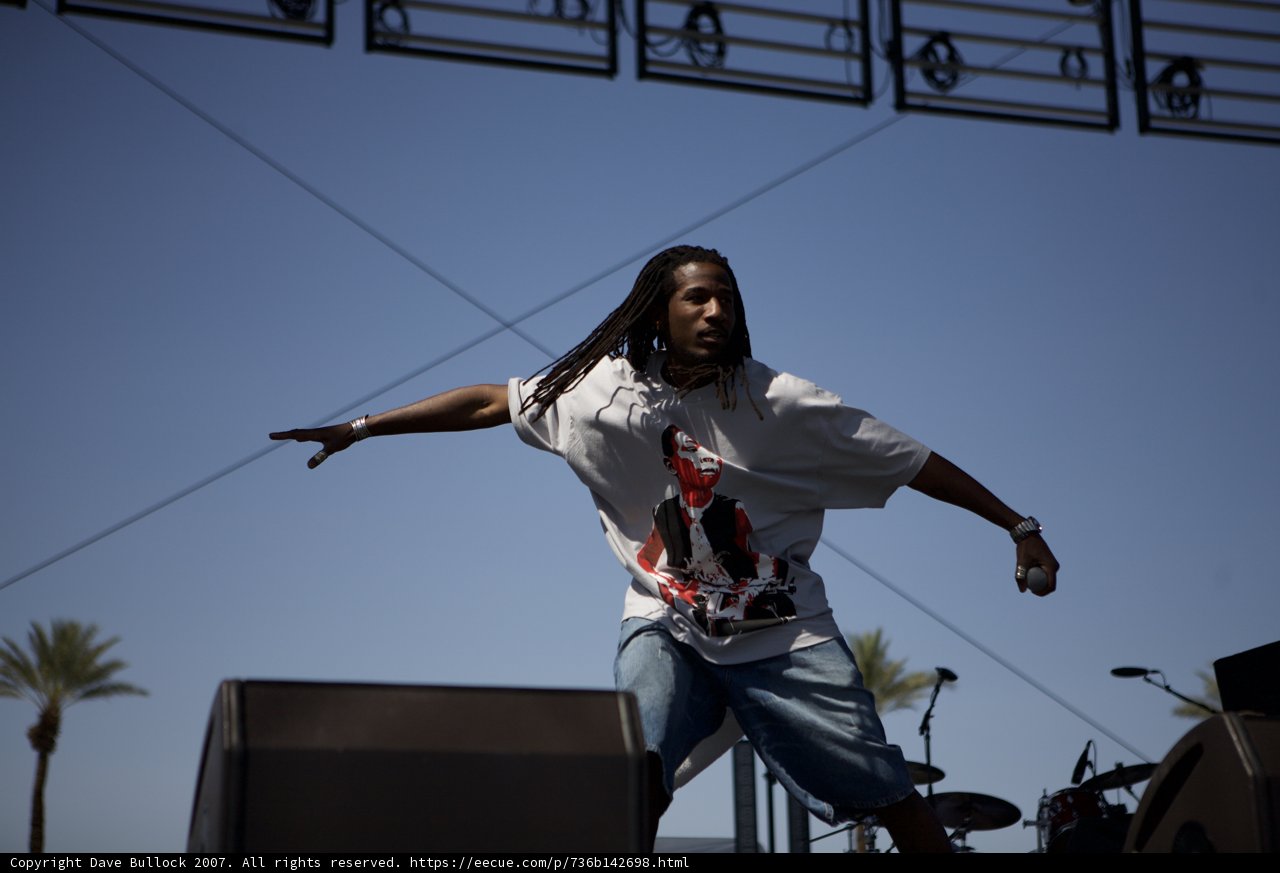Dreadlocked Performer Lights Up Coachella 2007
