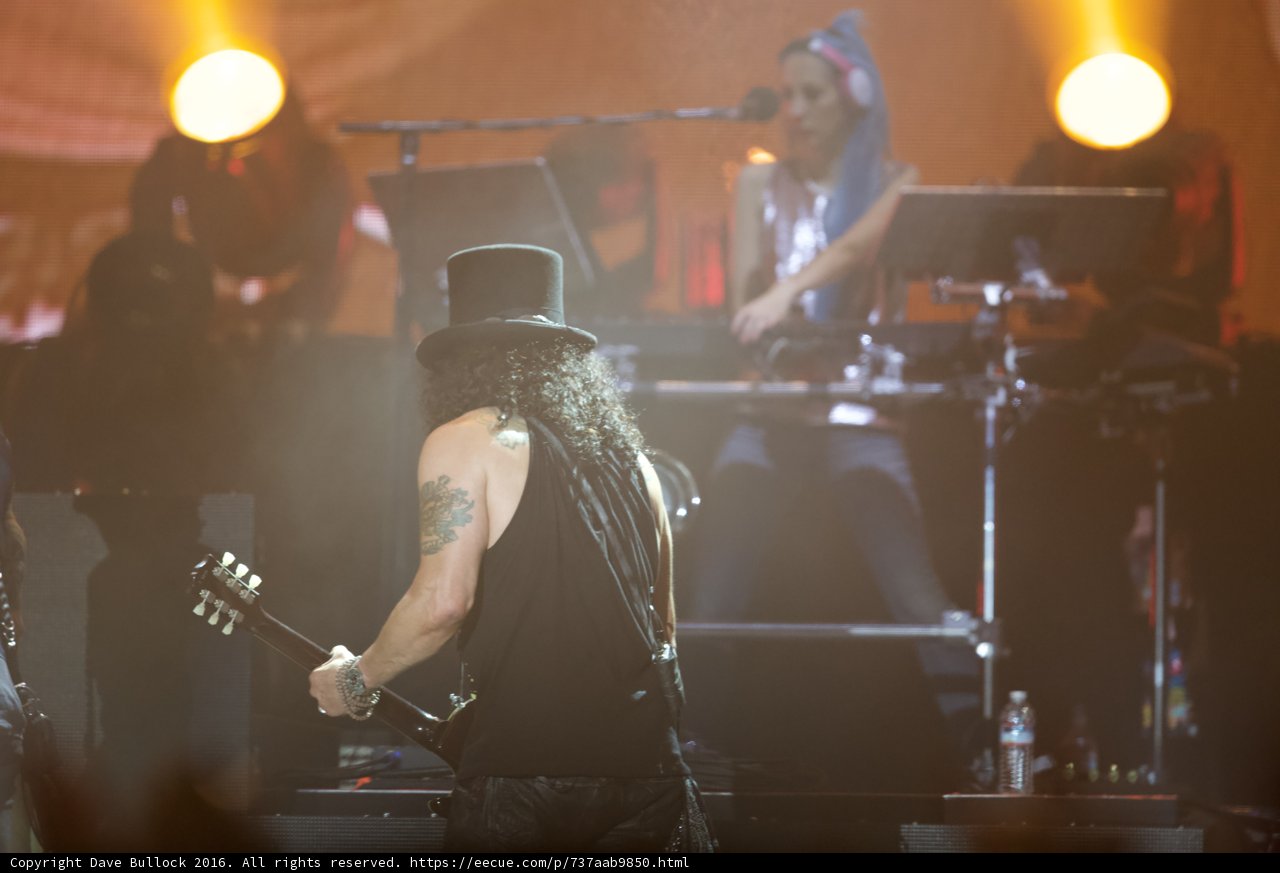 Slash Rocks Chicago's Rock on the Range Festival