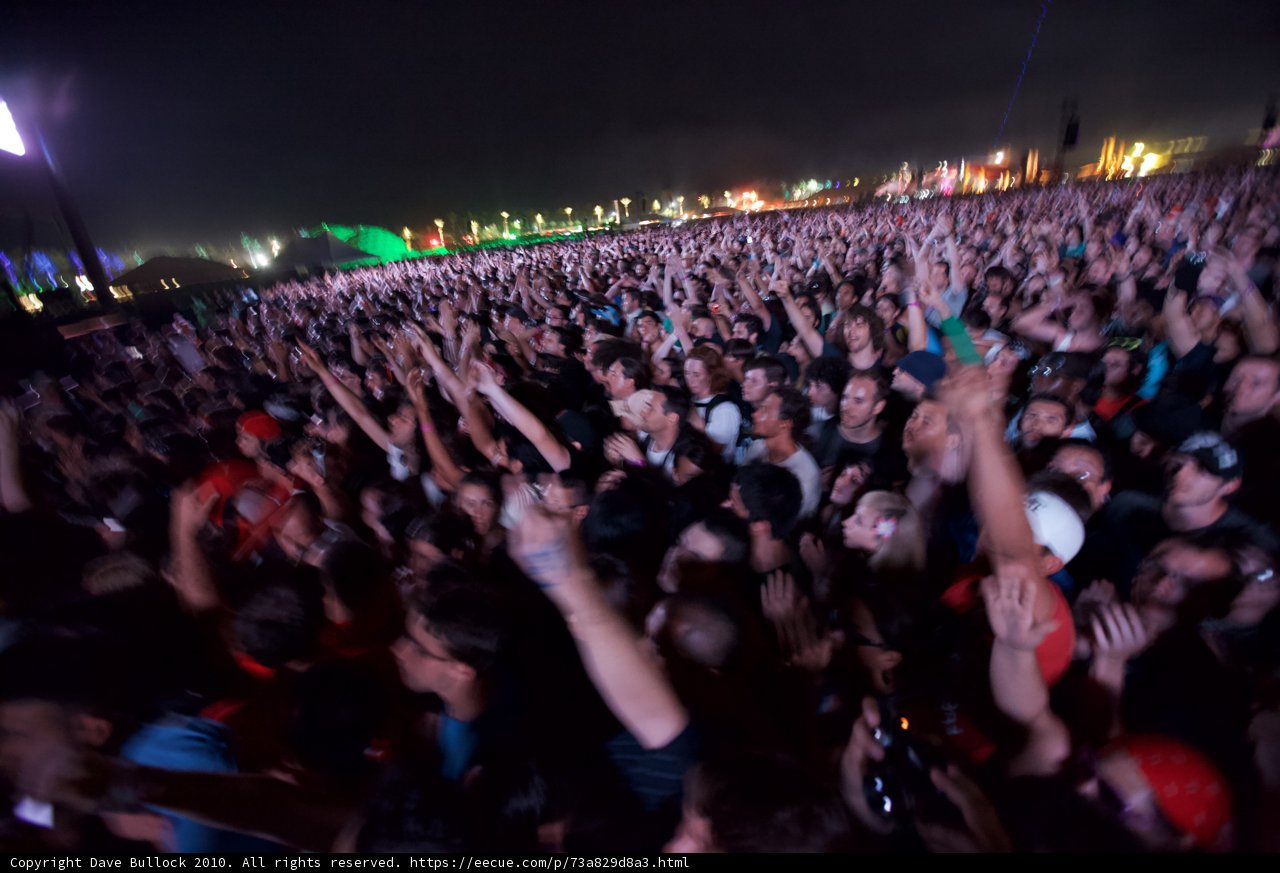 Coachella's Saturday Night Crowd Goes Wild