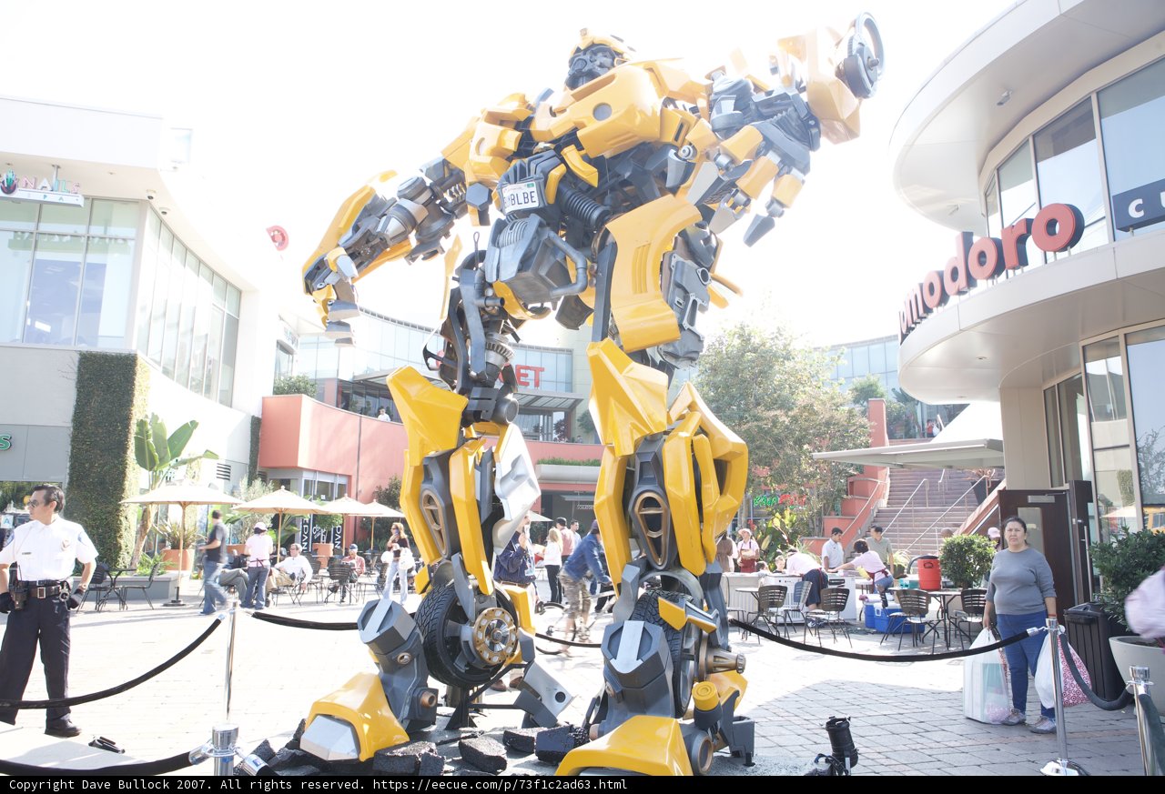 The Giant Robot at the Shopping Center