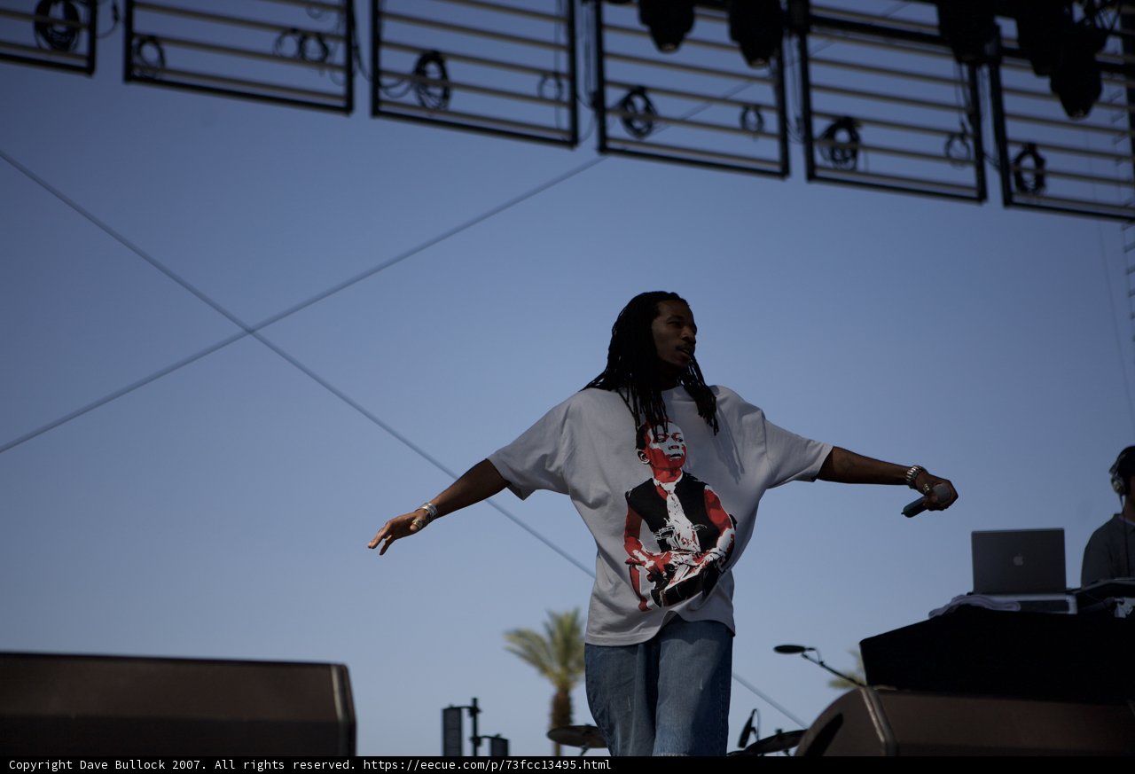 Toki Wright Rocks Coachella Stage in Casual Attire