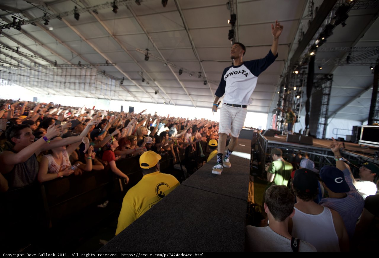 Hodgy Takes Command of the Crowd