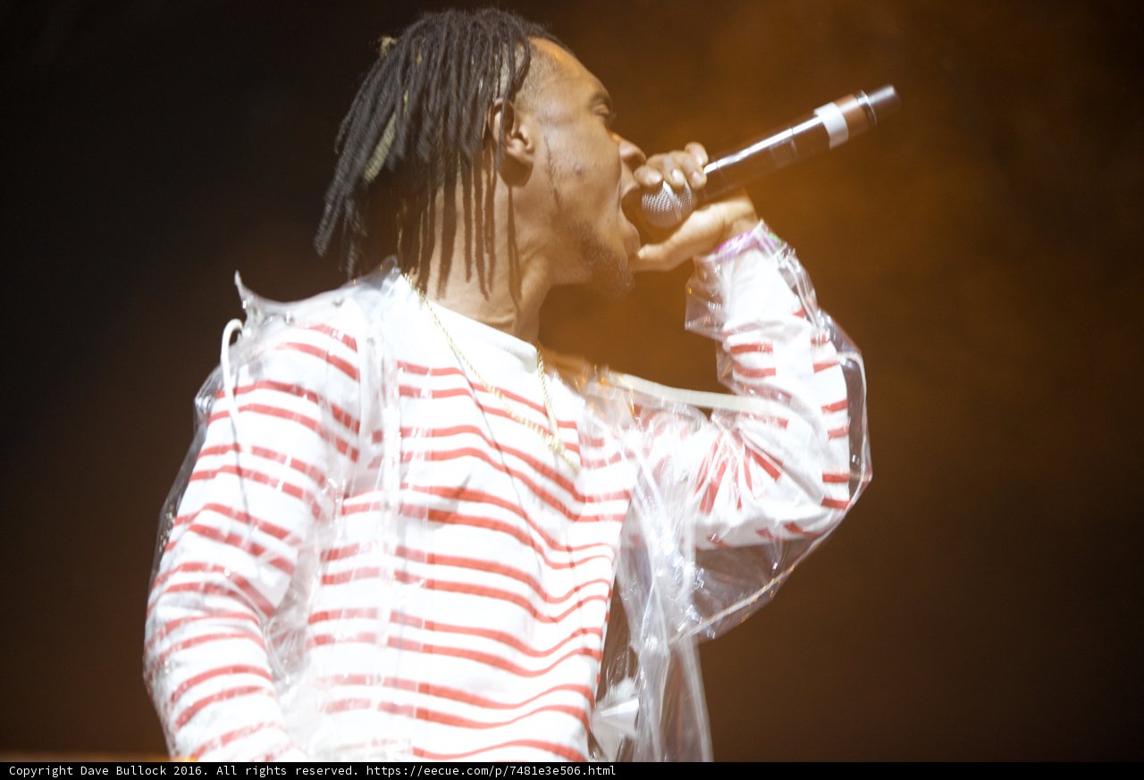 Dreadlocked Singer Takes the Stage