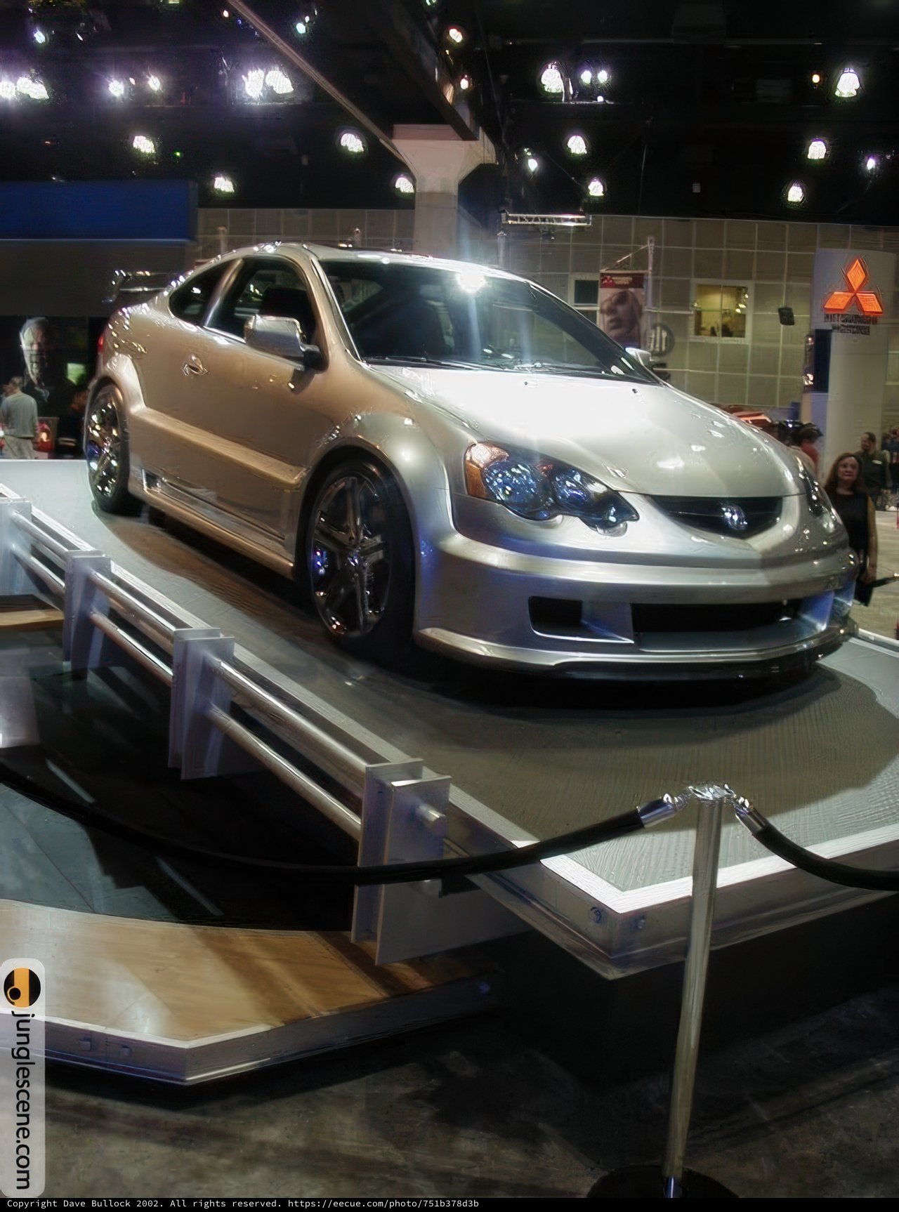 Shining Spoke Alloy Wheel at LA Auto Show
