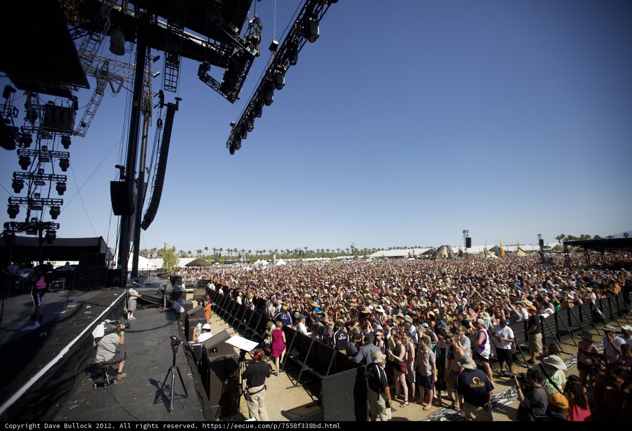 Coachella 2012: A Sea of fans enjoying the music