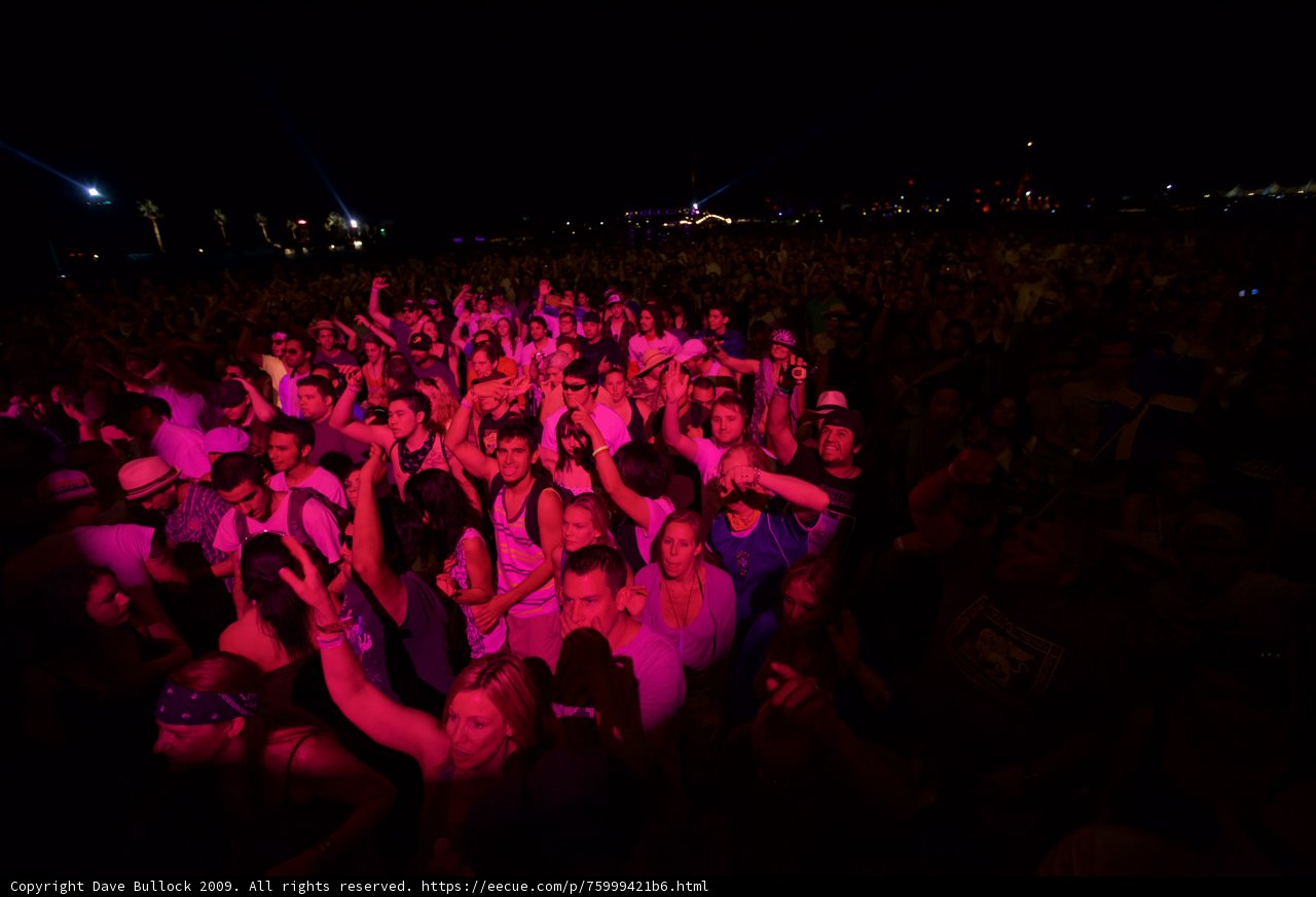 Coachella 2009 Crowd Goes Wild