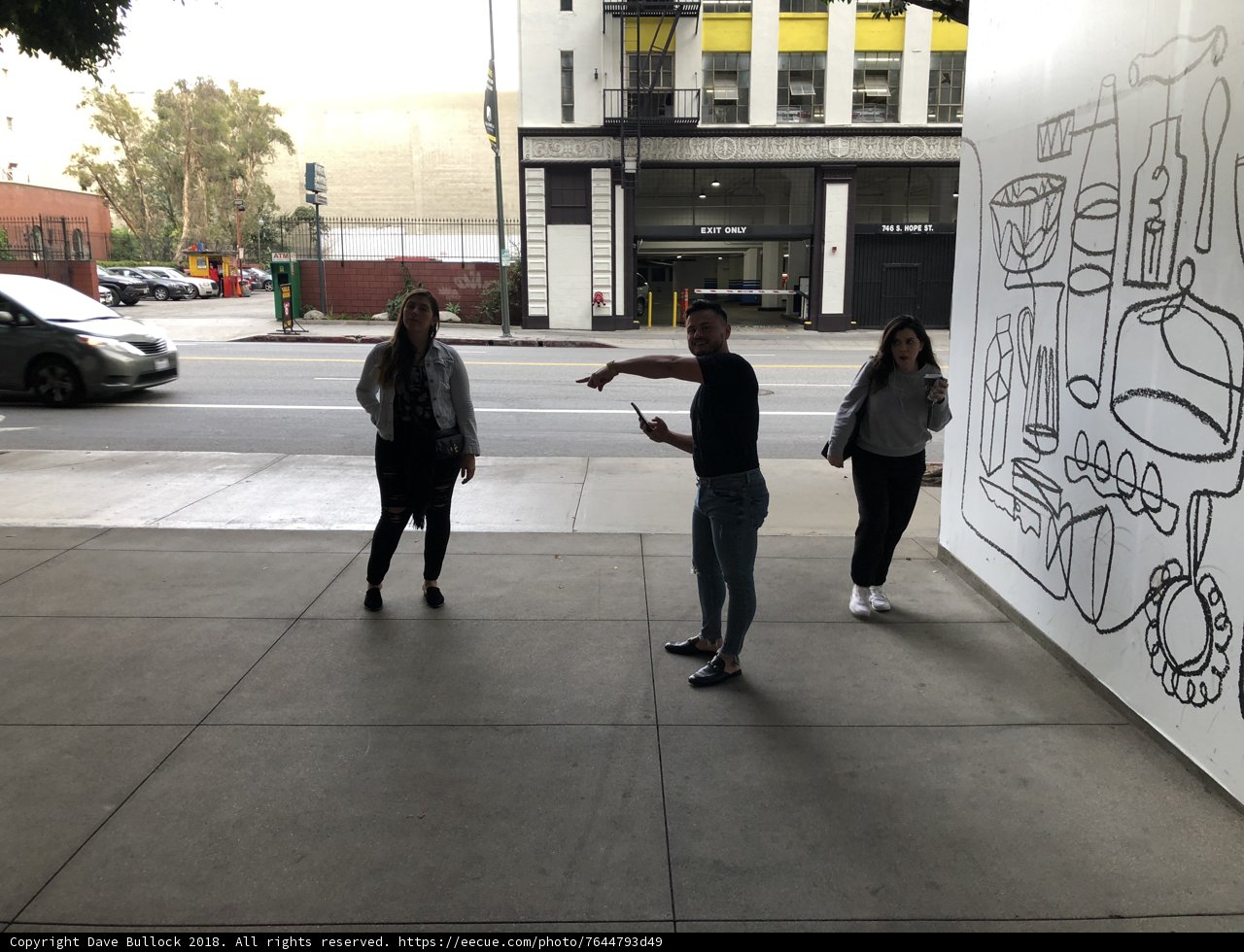 Mural Standing