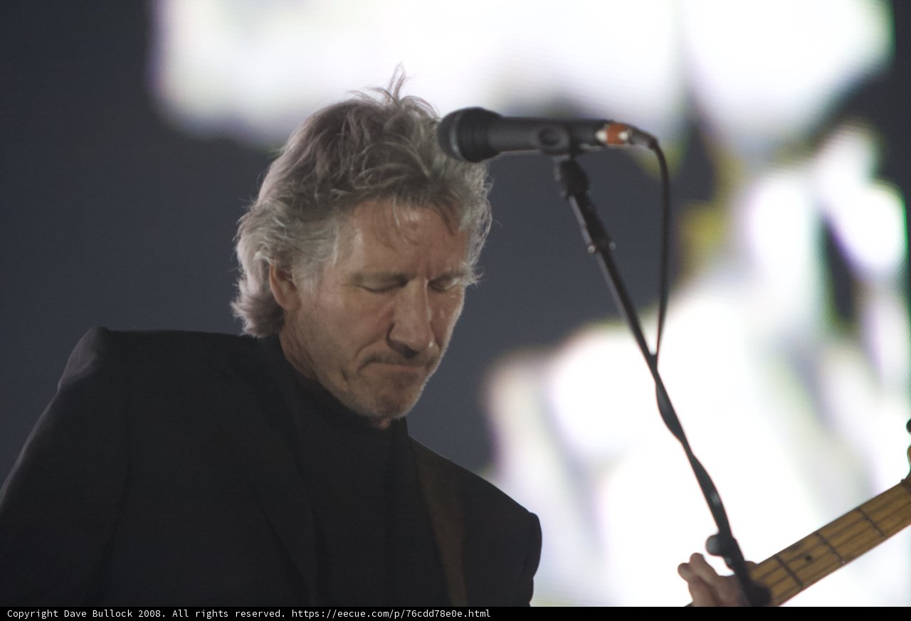 Roger Waters Rocks Coachella with his Melodic Guitar Tunes