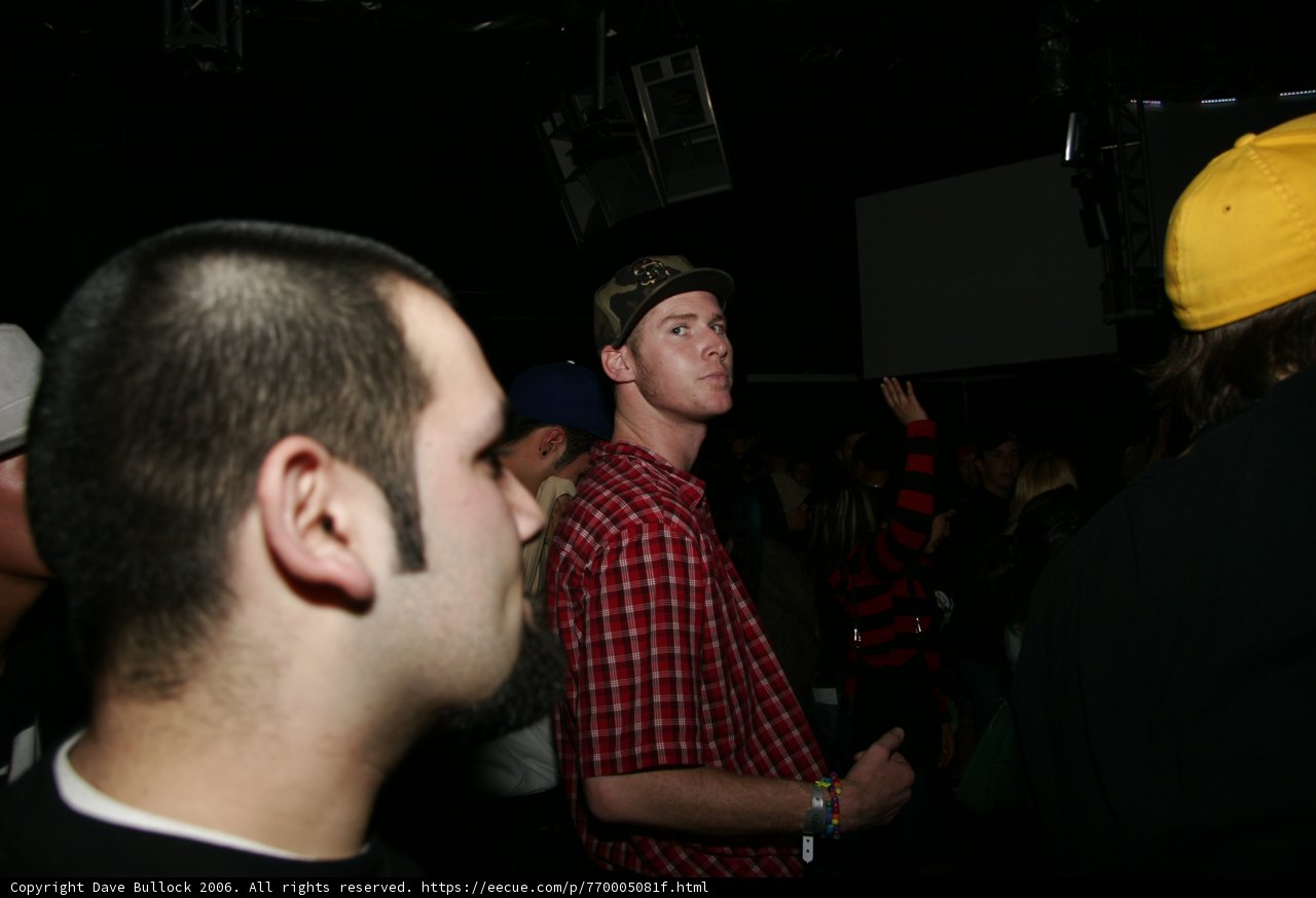 Hat man delights audience at urban club