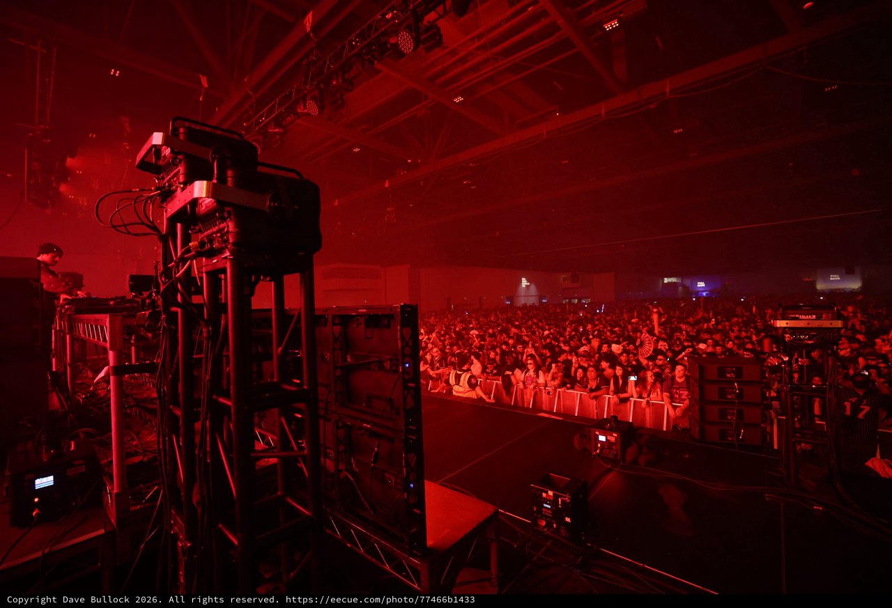 Sea of Fans Bathed in Red at Wobbleland 2026