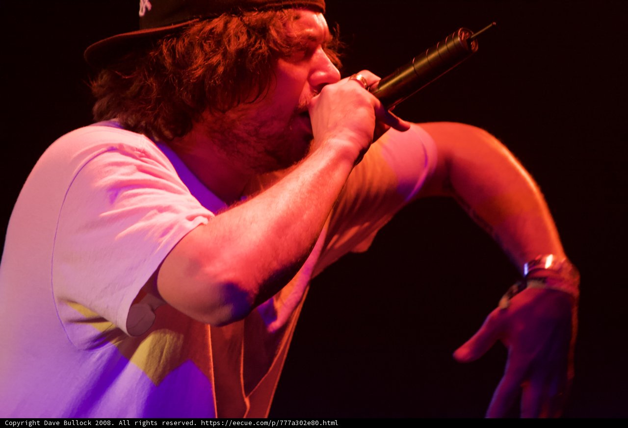 Entertainer takes center stage with Mic