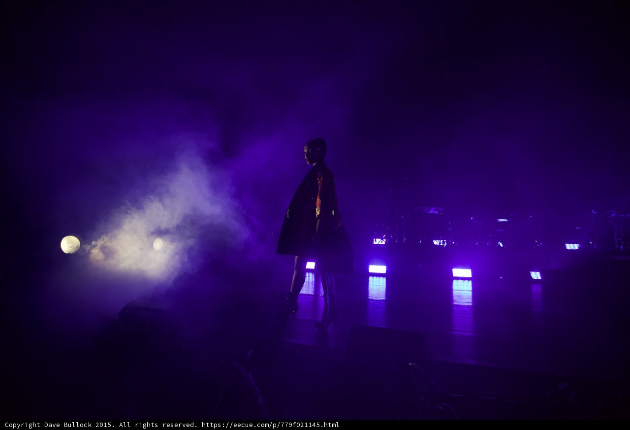 FKA twigs Wide Stage Purple Lighting Silhouette Red Kimono LED Floor Lights Heavy Haze Moon Band Silhouettes