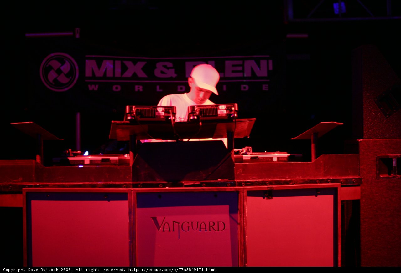 DJ Hardhat Rocks the Club