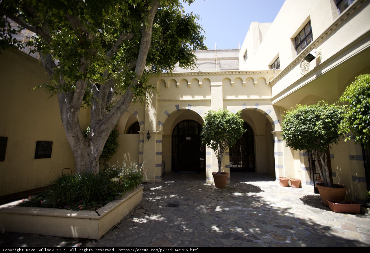 Serene Villa Courtyard