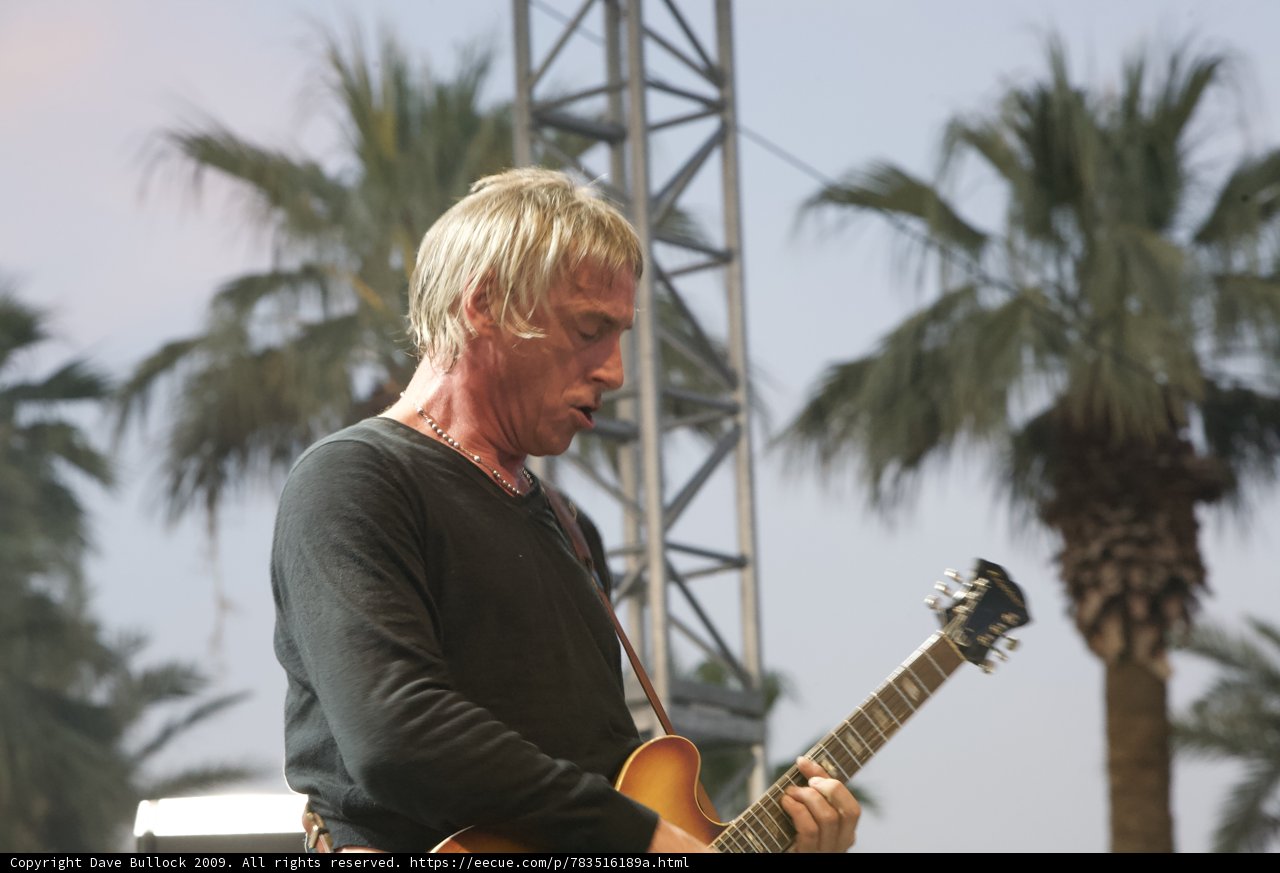 Paul Weller rocks Coachella with his electric guitar