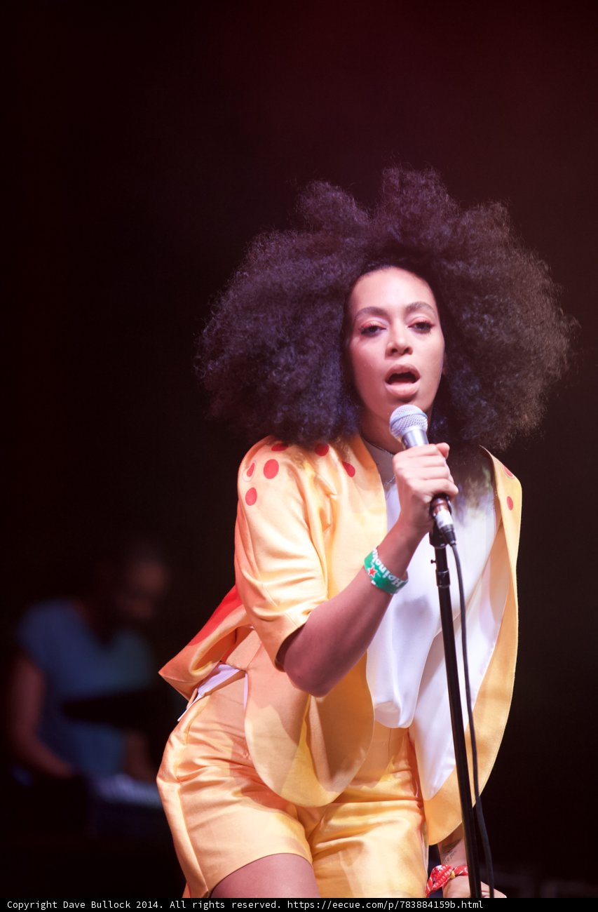 Solange Rocks the Mic at Coachella 2014