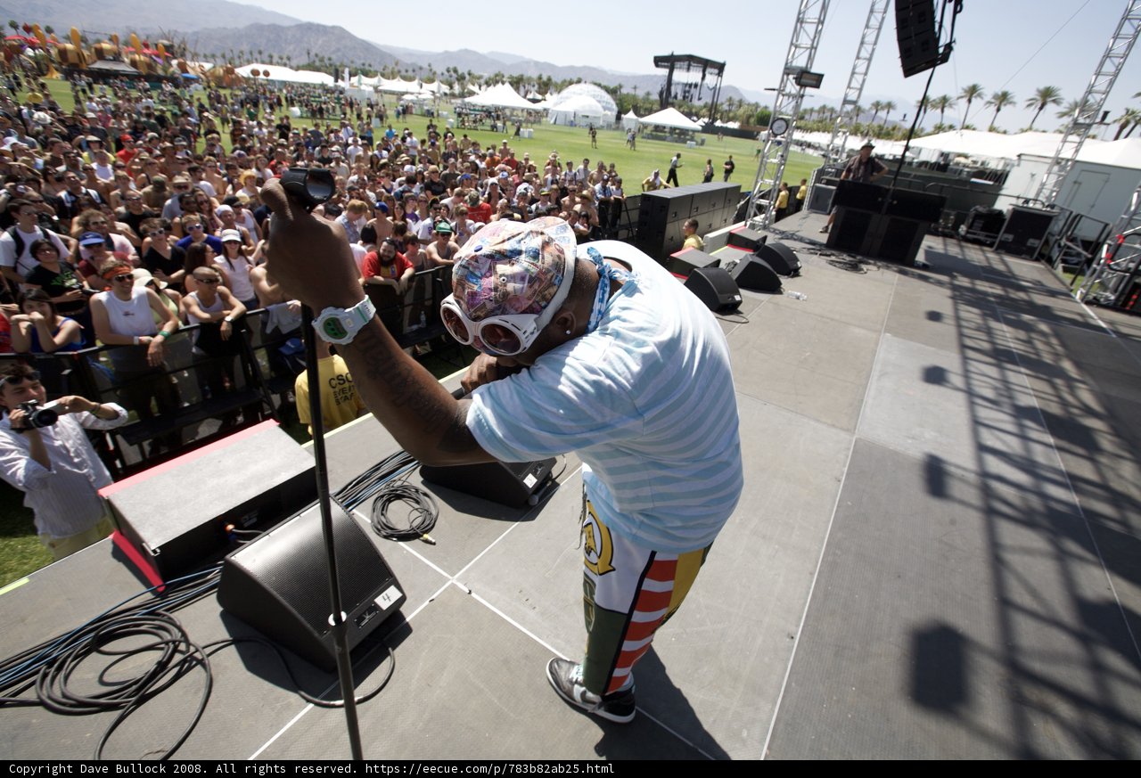 Electrifying Performance Under the Sun